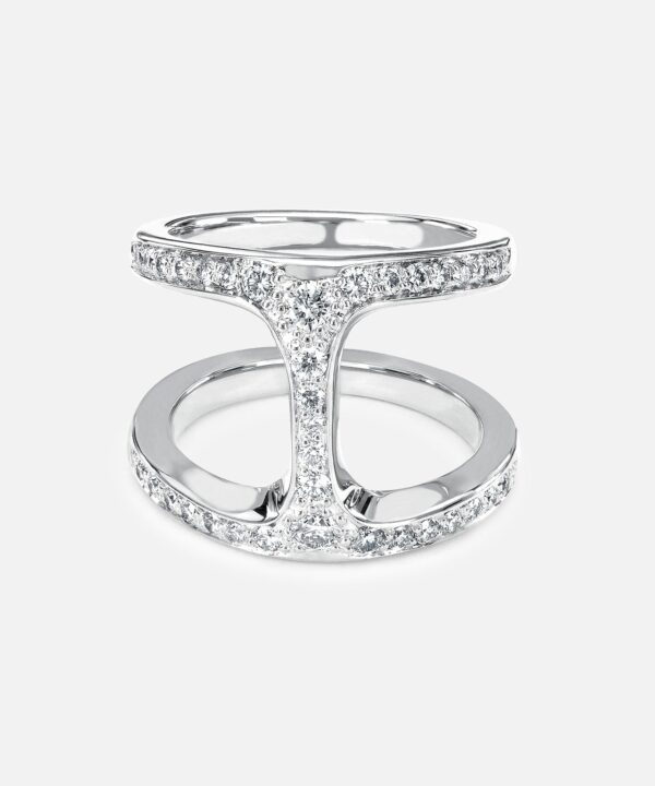 Dame Phantom W/ Diamonds Ring